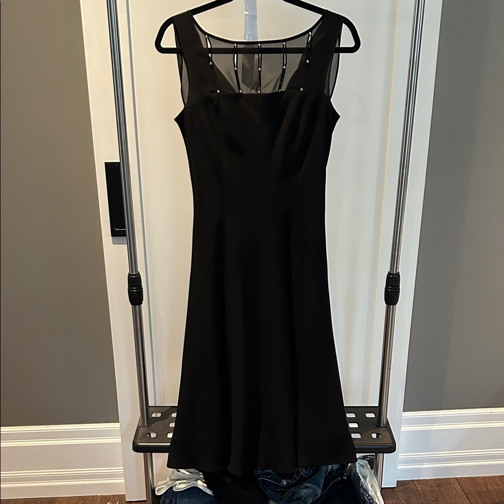 Elegant Black Sleeveless Dress
